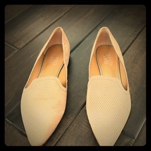 Nude flats
